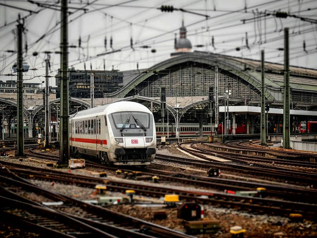 CBI system - Train leaving depot